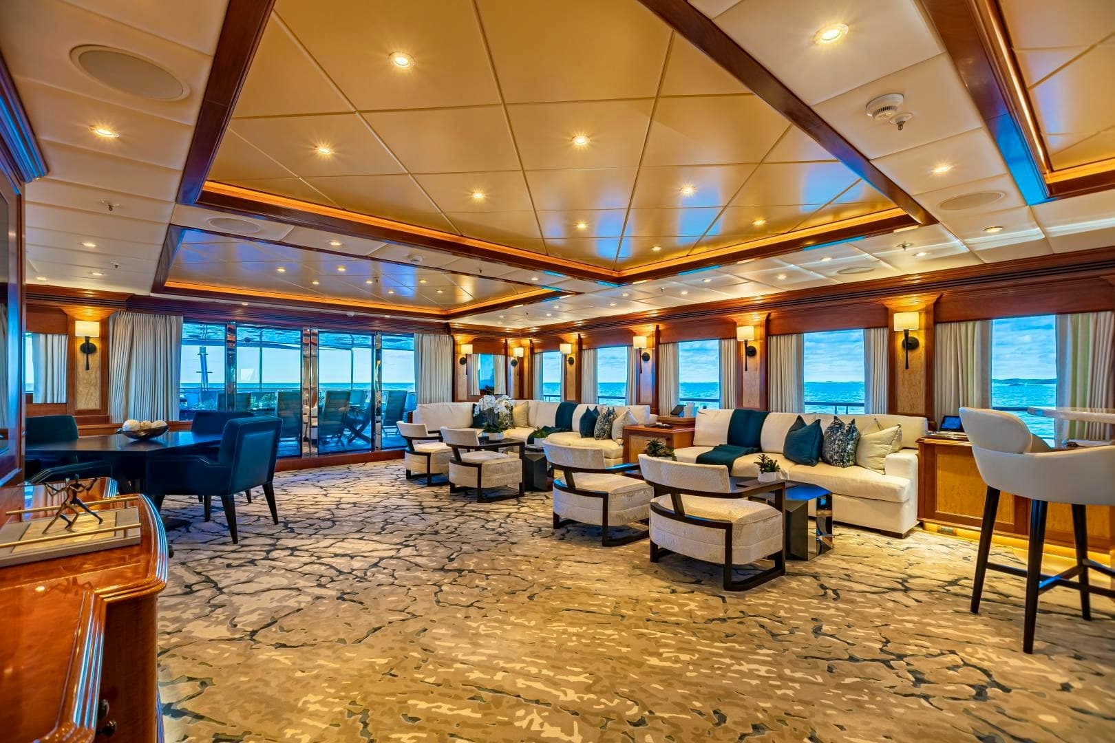 191' Trinity Yachts 2009 — view 4
