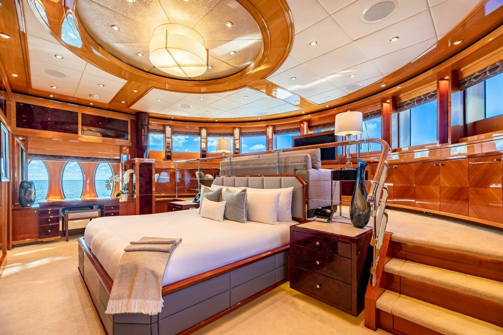 164' Trinity Yachts 2011 — view 2