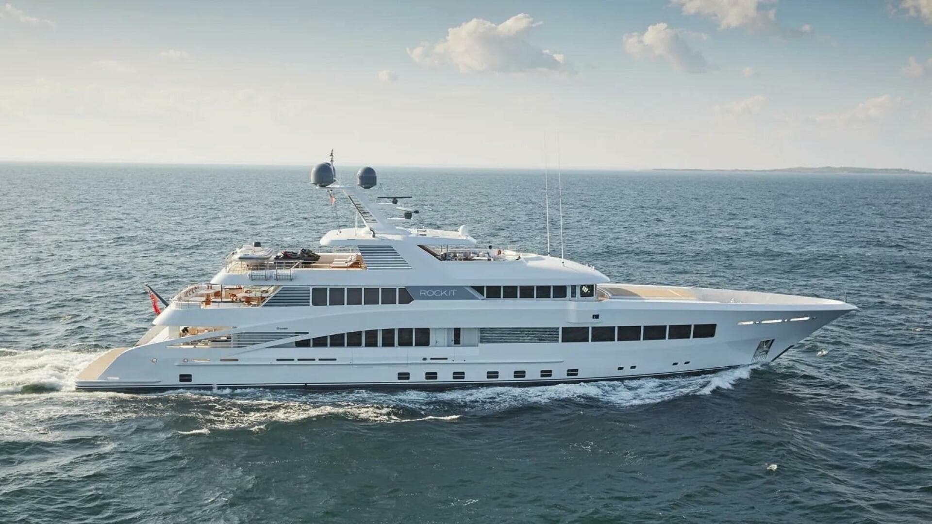 198' Feadship 2014 — view 2