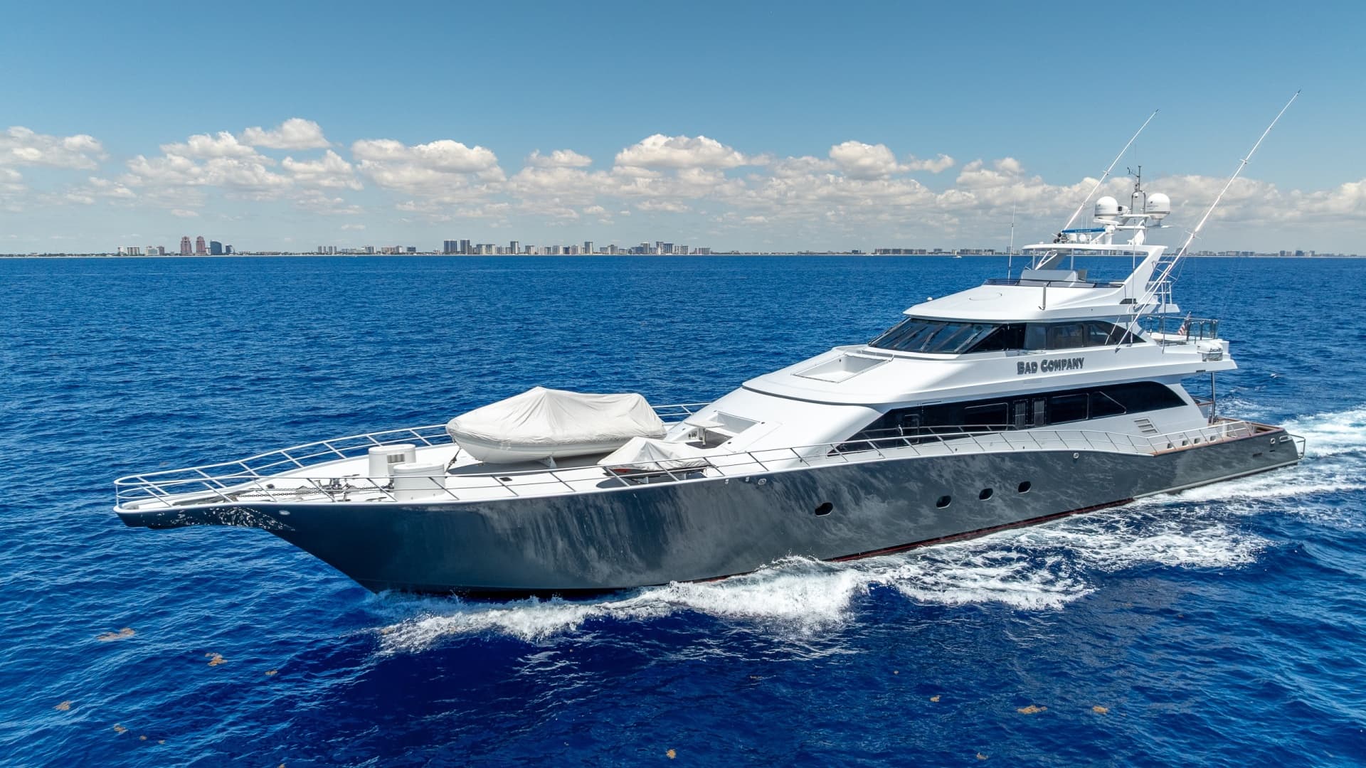 144' Trinity Yachts 1998 — view 2