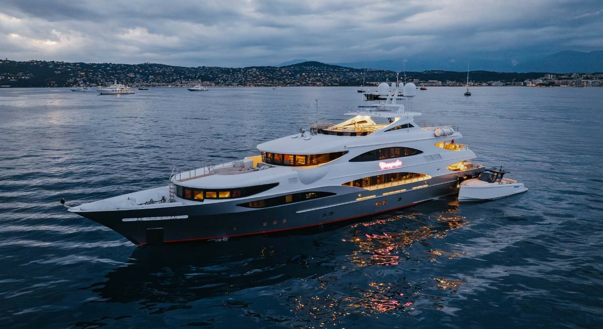 Trinity Yachts Tri-Deck — Champagne Seas