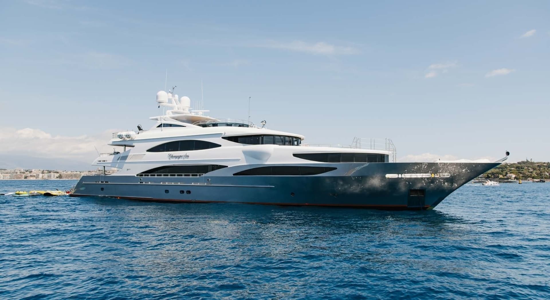 164' Trinity Yachts 2012 — view 3
